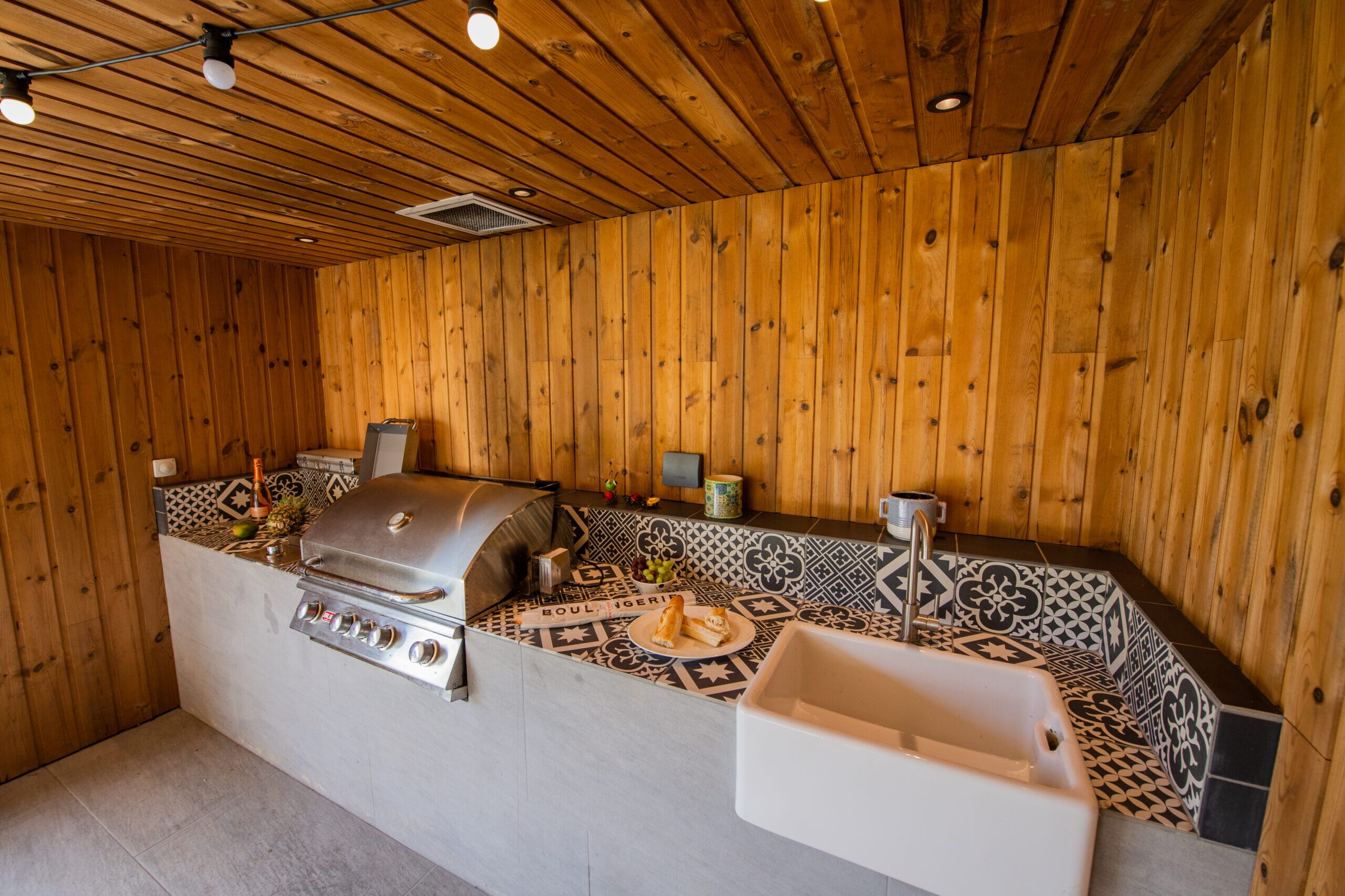 Cheltenham garden design outdoor kitchen