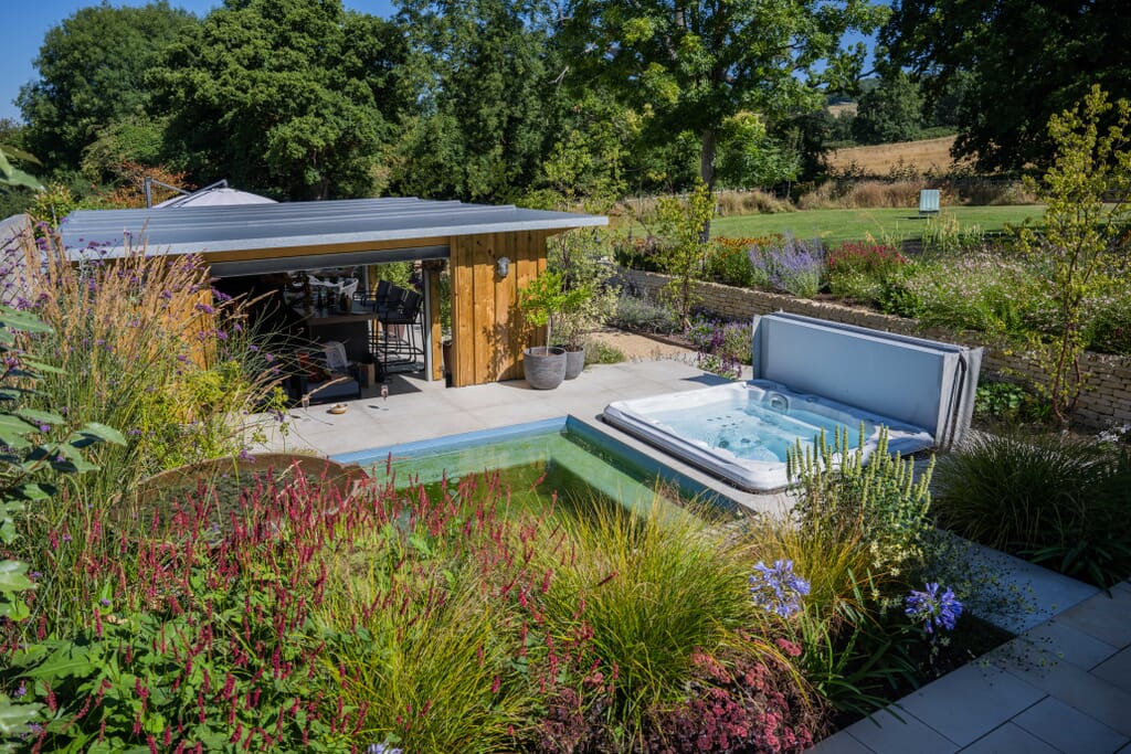 JB PoolBarn10082022 1960