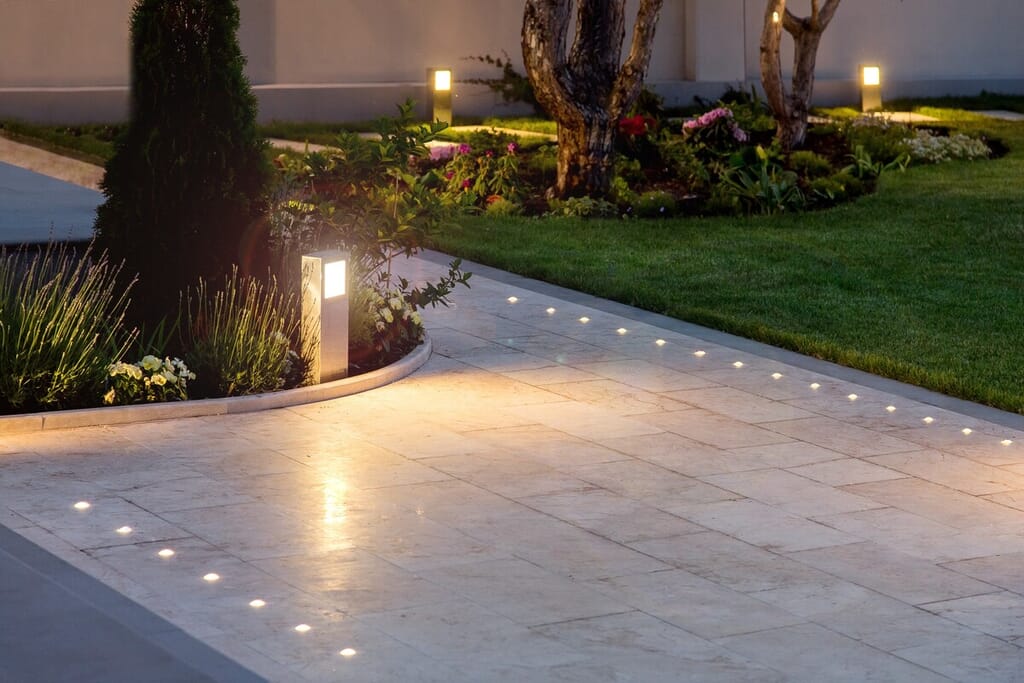 Outdoor lighting ideas for paths